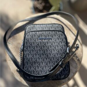 Michael Kors Black Crossbody Bag Jet Set Travel Medium . Firm on price